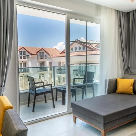 Midpoint Suites Fethiye Exterior photo
