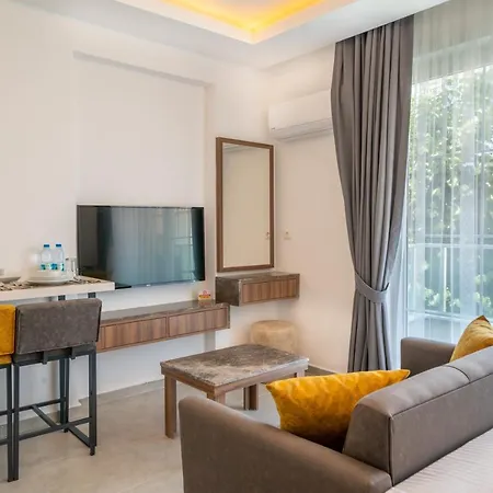 Midpoint Suites Fethiye Exterior photo